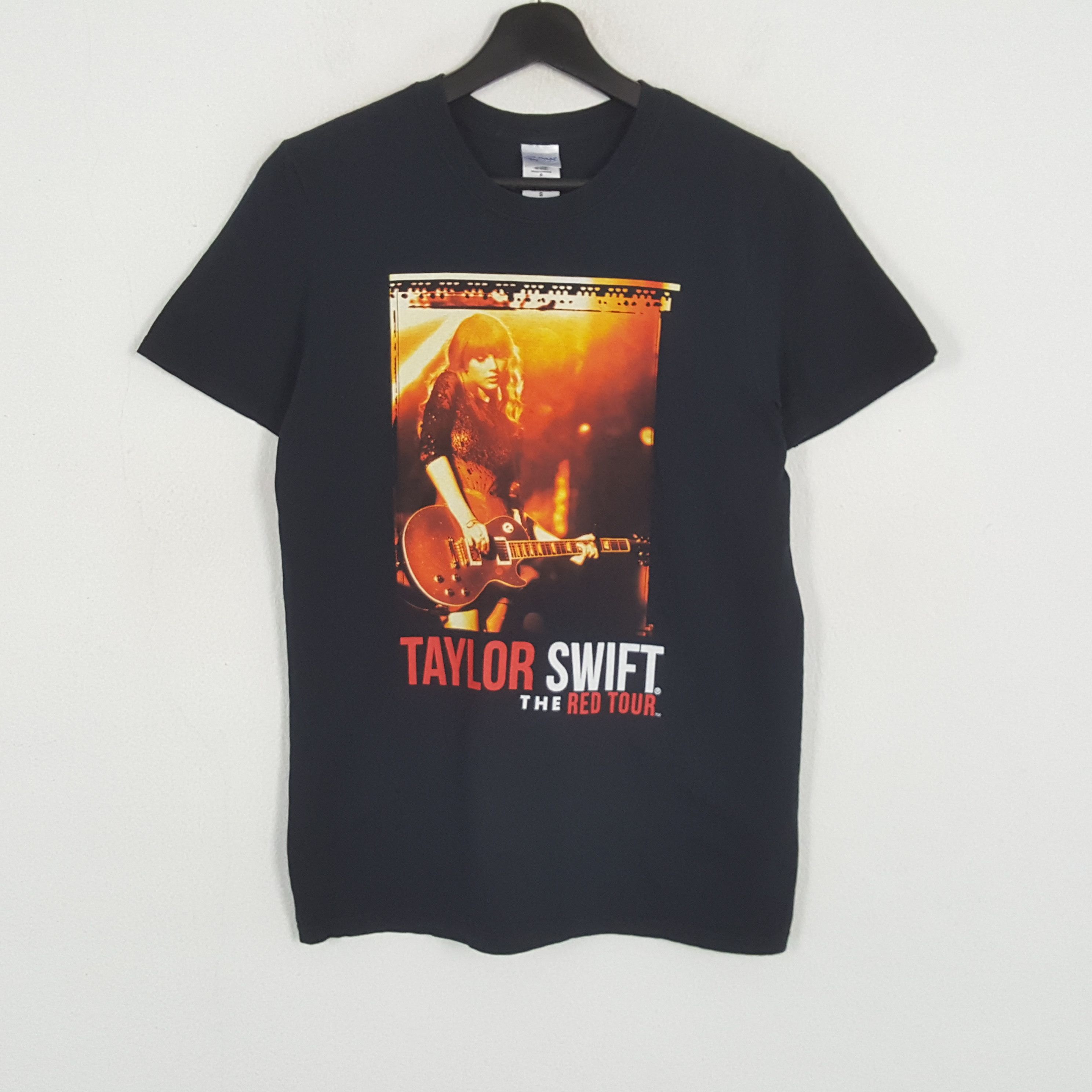 Band Tees × Vintage TAYLOR SWIFT American Singer Music Red Tour Tshirt Size US S / EU 44-46 / 1 - 1 Thumbnail