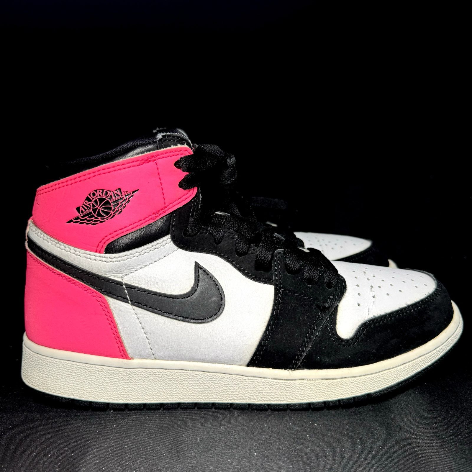 Jordan Brand × Nike Size 6.5 - Nike Air Jordan 1 Retro High GG Valentine's Day Size US 6.5 / EU 39-40 - 1 Thumbnail