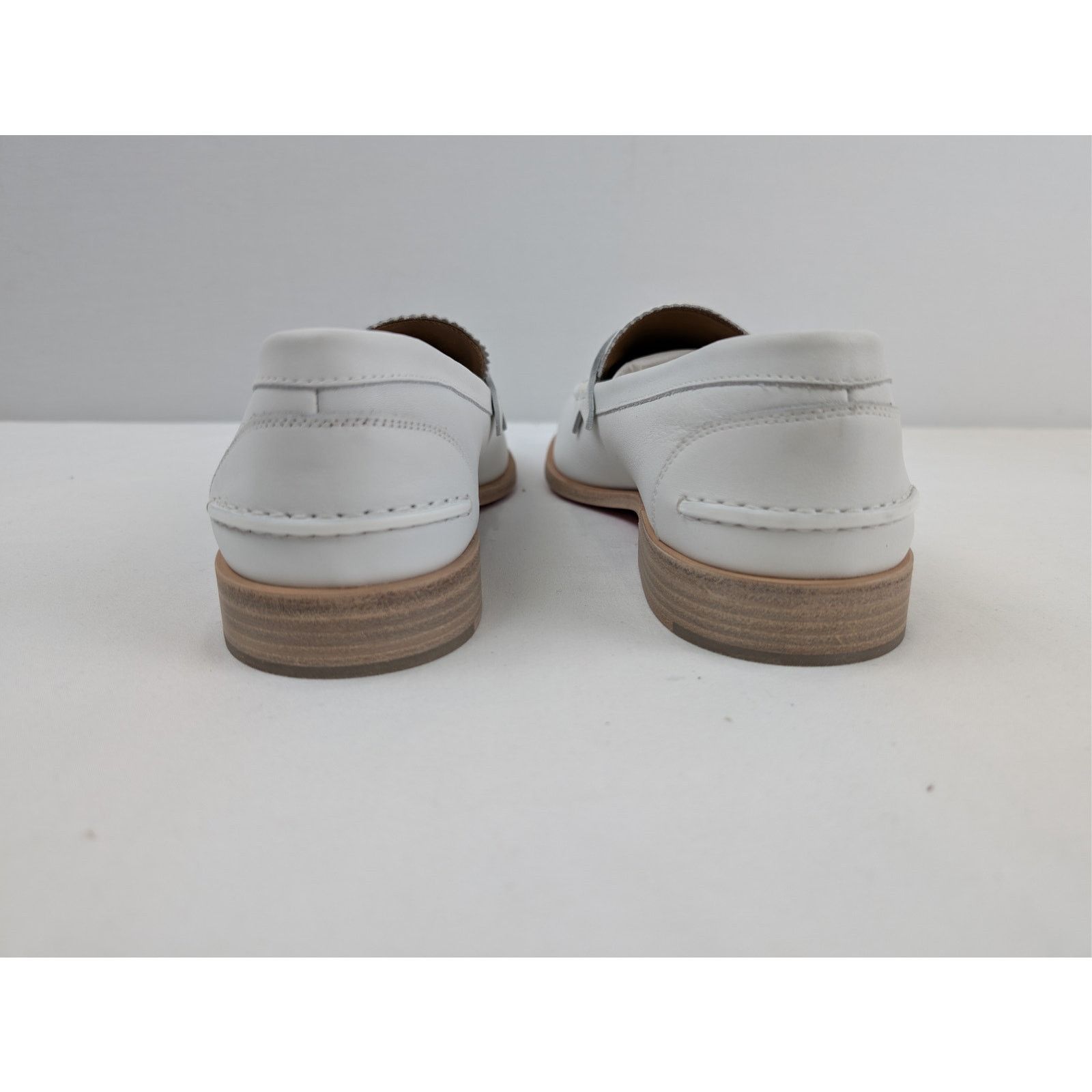 Christian Louboutin o1rshd1 Penny Flat Shoe Boots in White Size US 8.5 / EU 41-42 - 12 Thumbnail