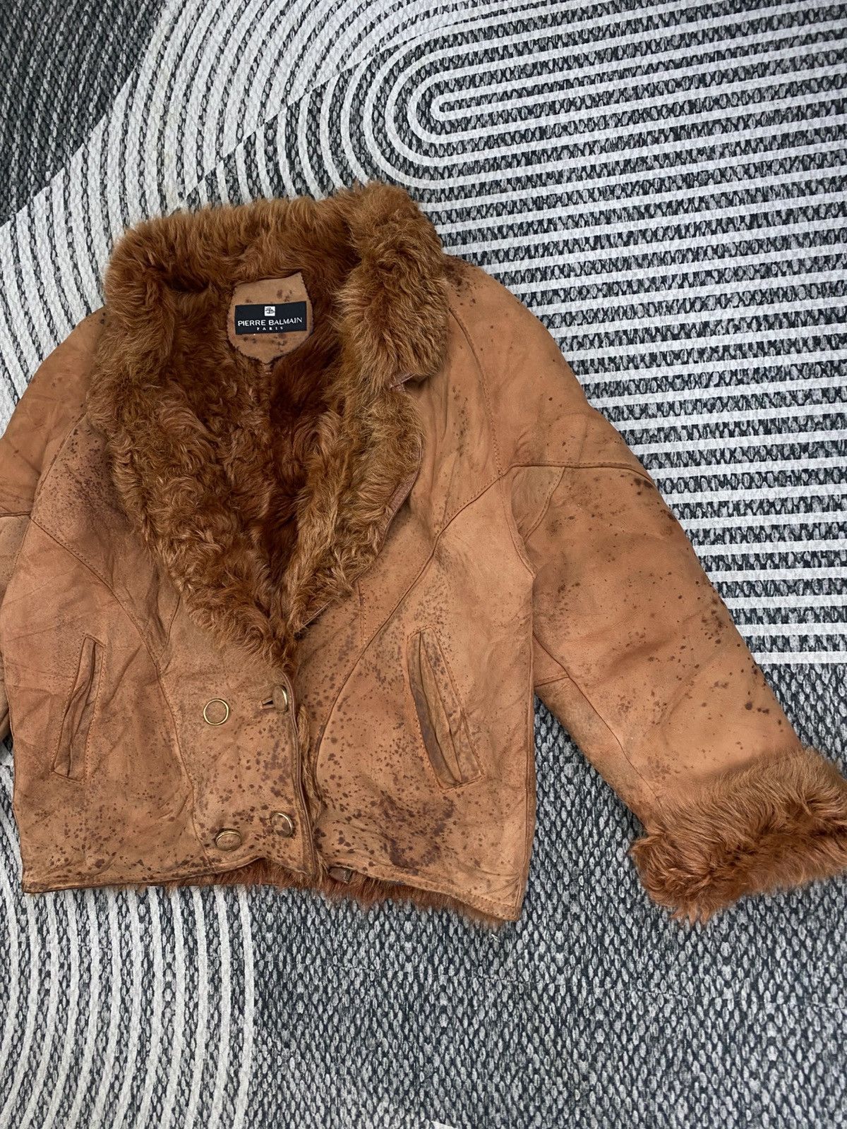 Pierre Balmain Vintage Pierre Balmain Curly Fur Lining Leather Suede Jacket Size M / US 6-8 / IT 42-44 - 4 Thumbnail