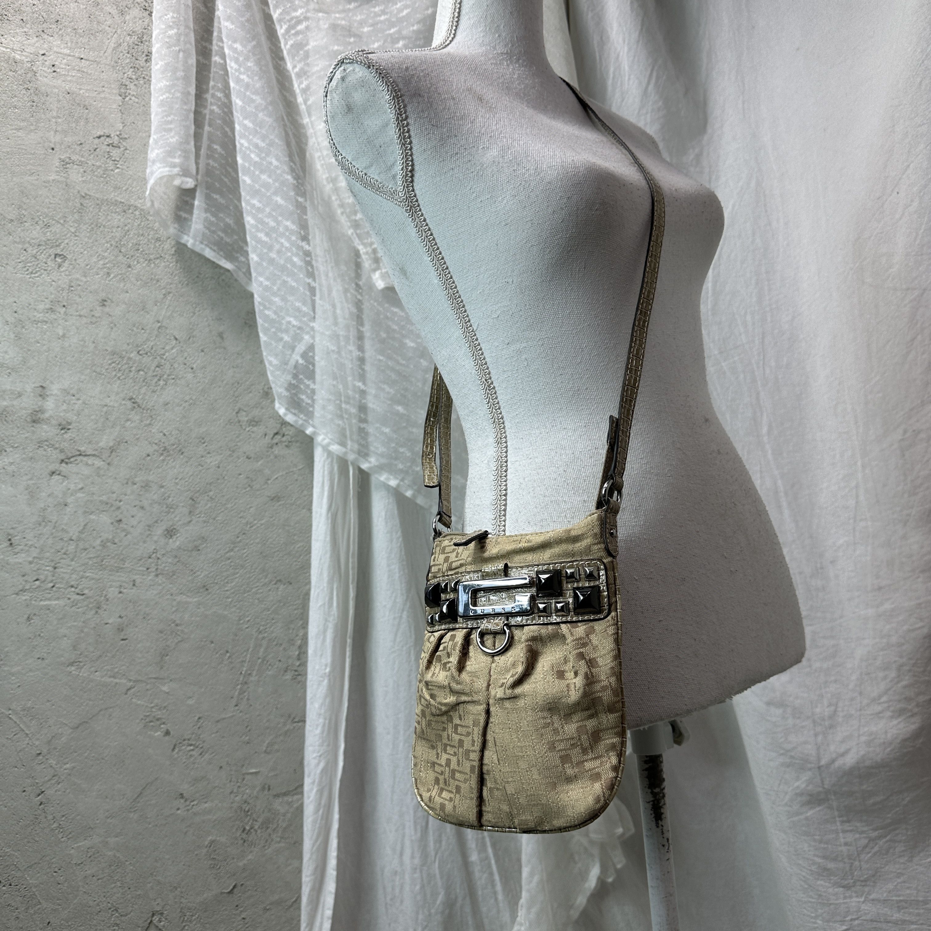 Guess Vintage Avant Garde Guess Crossbody Mini Bag Y2K Size ONE SIZE - 7 Thumbnail