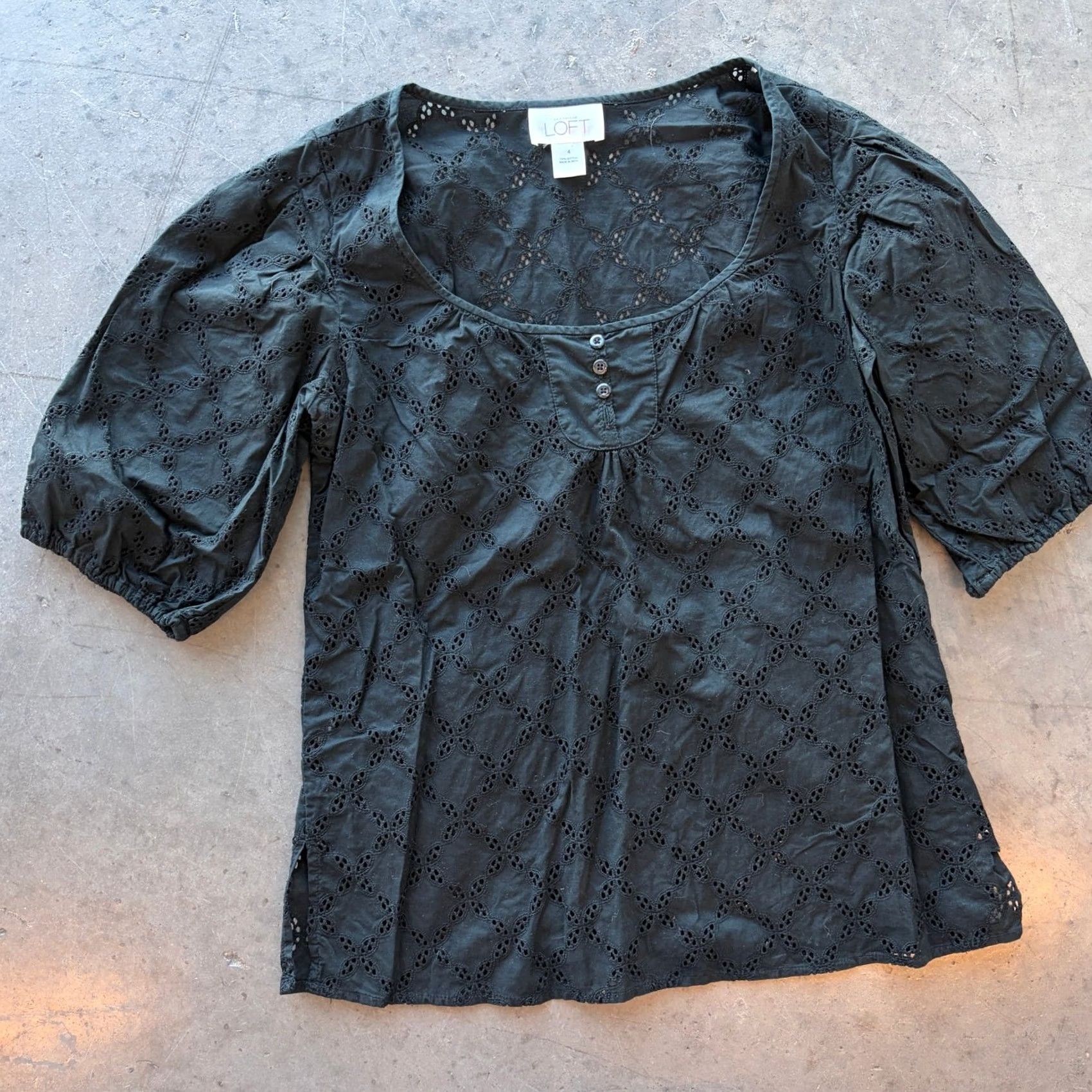 Vintage VINTAGE The Loft Black Eyelet Casual Preppy Women's Short Sleeve Size 4 Blouse Size 27" / US 4 / IT 40 - 2 Thumbnail