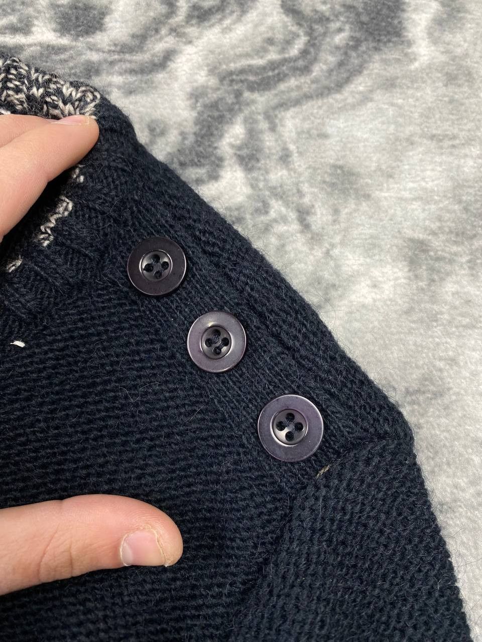 Armani Armani Jeans Metal Logo Knit Sweater Size US L / EU 52-54 / 3 - 4 Thumbnail
