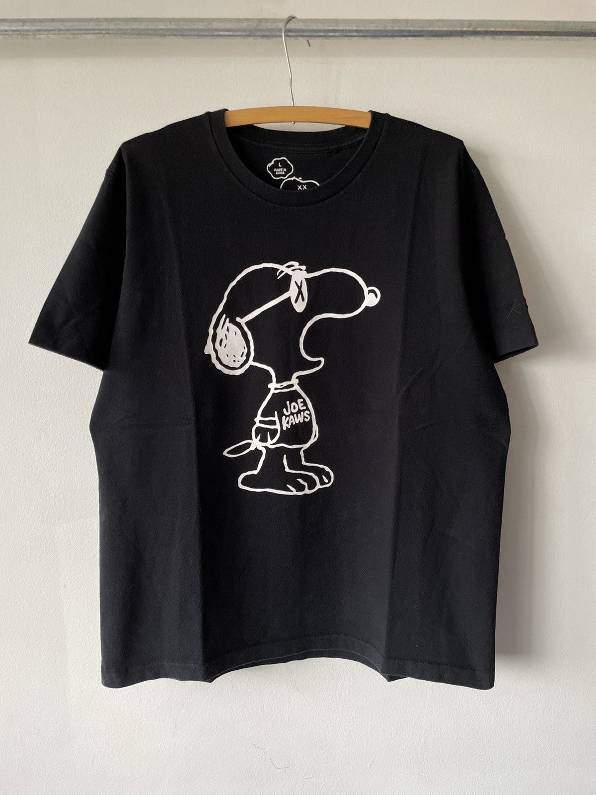Kaws × Peanuts × Uniqlo Kaws Uniqlo Peanuts Snoopy tee Size US L / EU 52-54 / 3 - 1 Thumbnail