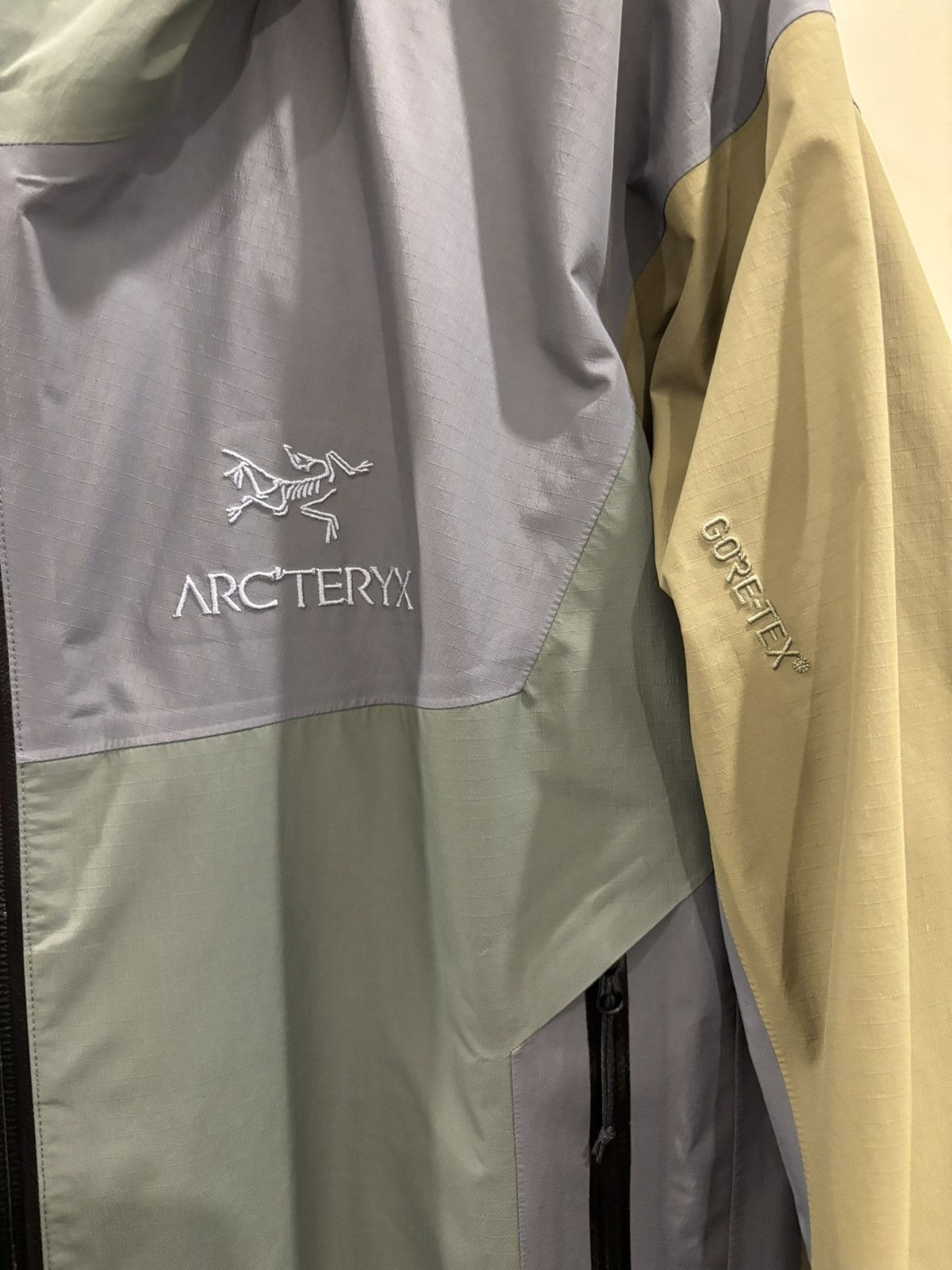Arc'teryx × Beams Plus 2018 Arc’teryx Beta SL beams pastel patchwork jacket Size US M / EU 48-50 / 2 - 2 Thumbnail