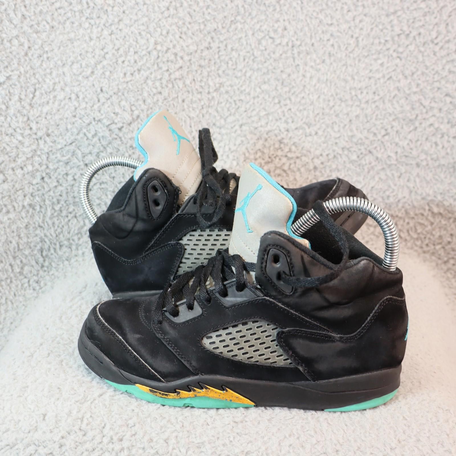 Jordan Brand Air Jordan 5 Retro Mid Aqua Kids Size 3Y 440889-047 Size US 5 / EU 37 - 1 Thumbnail