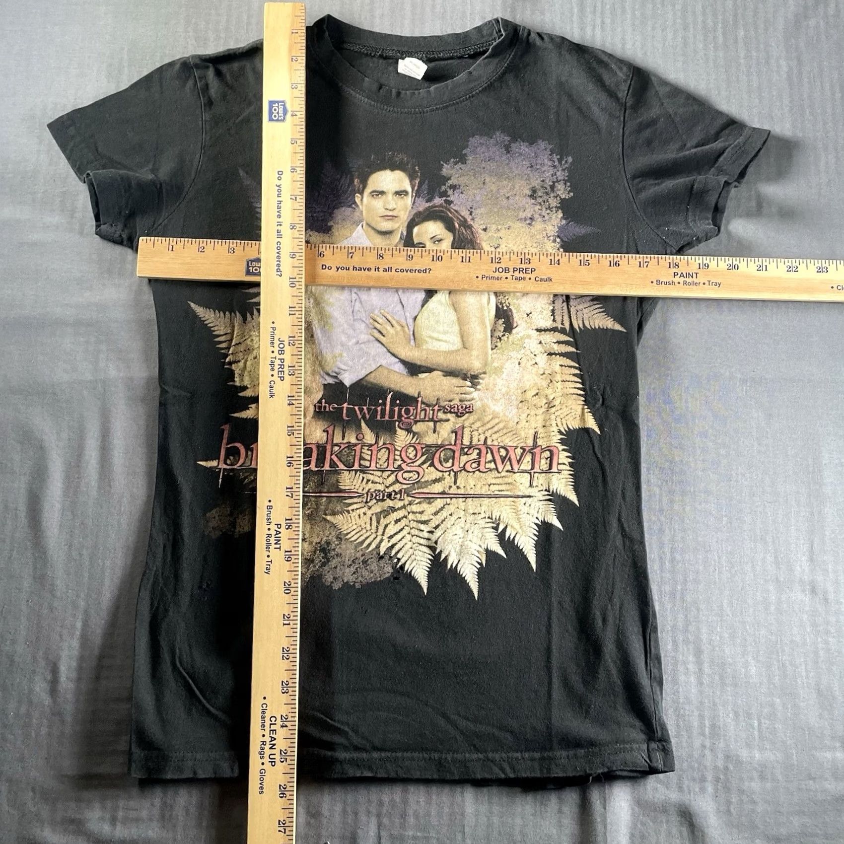 Vintage VINTAGE Breaking Dawn TWILIGHT SAGA Shirt Women’s Large T-Shirt Black Cotton Short Sleeve Crew Neck Mens? Womens Size L / US 10 / IT 46 - 6 Thumbnail