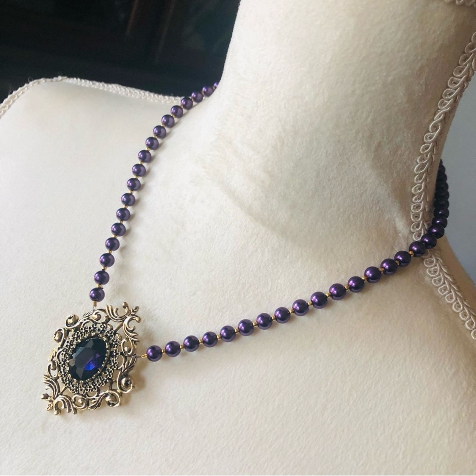 Handmade Handcrafted repurpose filigree crest stone Pearl necklace Size ONE SIZE - 5 Thumbnail