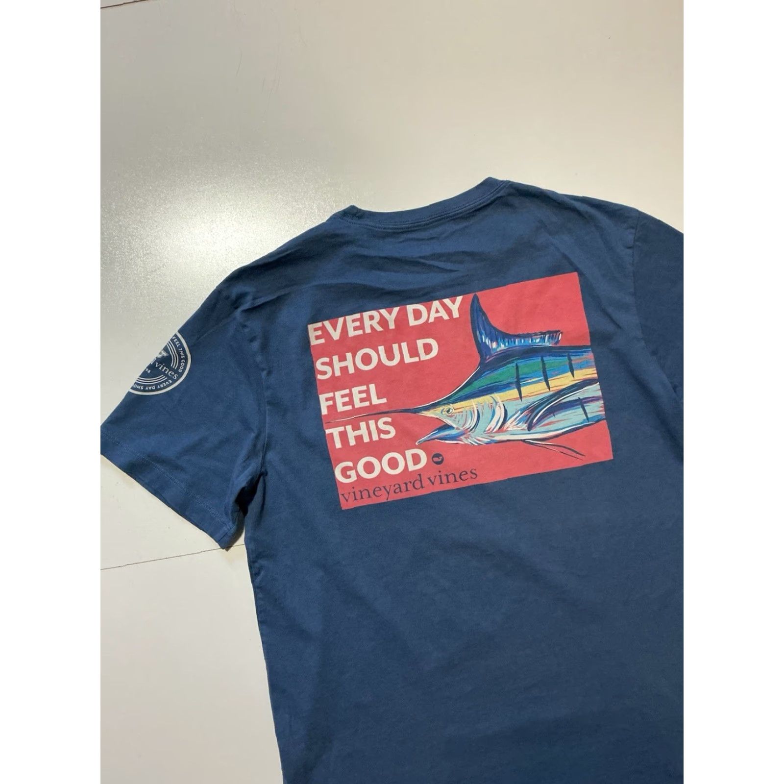 Vineyard Vines Vineyard Vines Everyday Should Feel This Good Swordfish Whale Pocket S/S T-Shirt Small Blue Mens Shirt Size US S / EU 44-46 / 1 - 4 Thumbnail