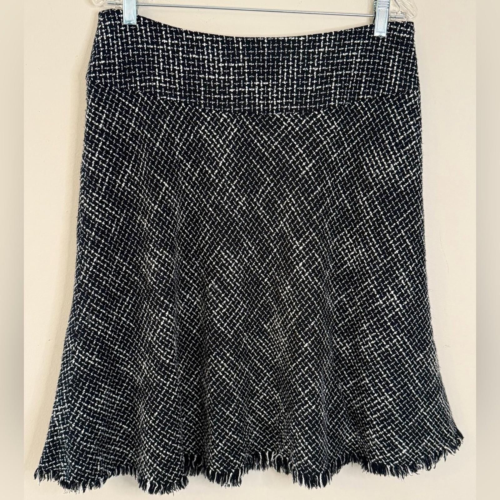 Coldwater Creek Coldwater Creek black & white tweed fringe mini skirt SZ M Size 32" / US 10 / IT 46 - 4 Thumbnail