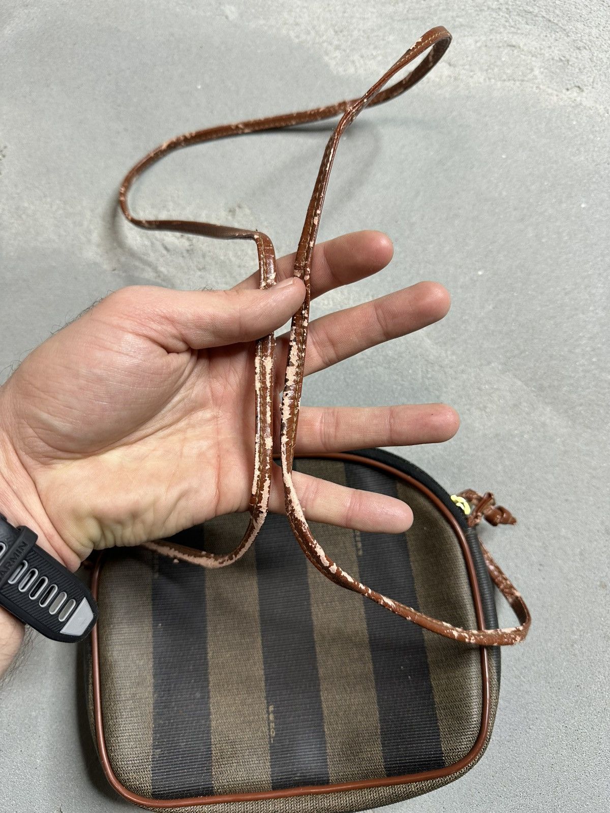 Fendi × Vintage Vintage 70s 80s fendi monogram messenger bag Size ONE SIZE - 4 Thumbnail