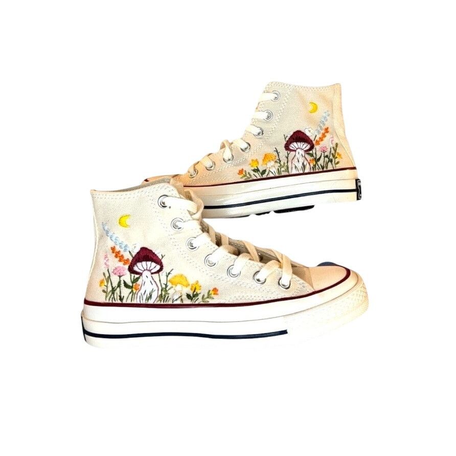 Converse Converse Chuck Taylor Mushroom Floral High Tops Cream 36 Size US 5.5 / IT 35.5 - 7 Thumbnail