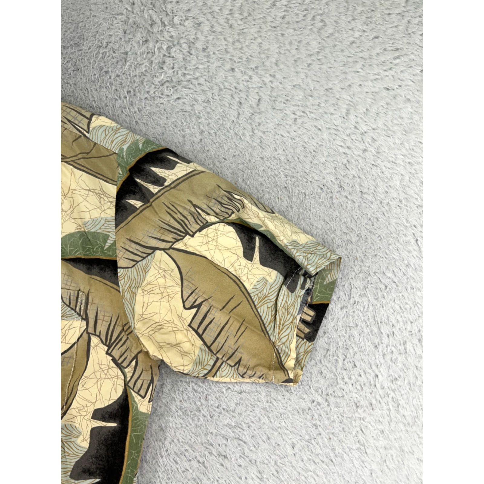 Tori Richard VINTAGE Tori Richard Shirt Mens Medium Beige Palm Leaf Pattern US Made Viscose Size US L / EU 52-54 / 3 - 5 Thumbnail