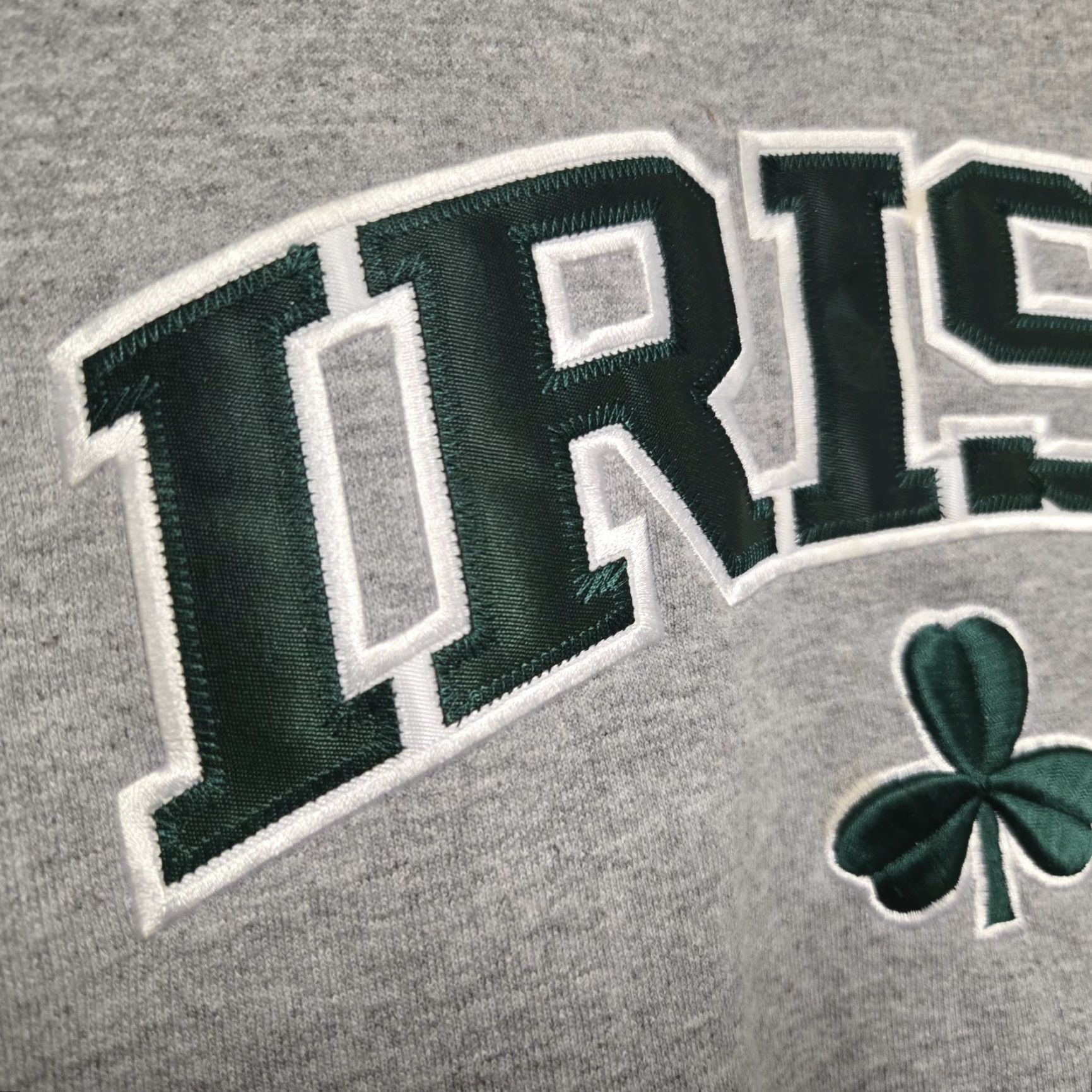 Vintage VINTAGE Irish Shamrock Sweatshirt Mens Large Gray Stitched Fightin Irish Pullover Sweatshirt Size US L / EU 52-54 / 3 - 5 Thumbnail