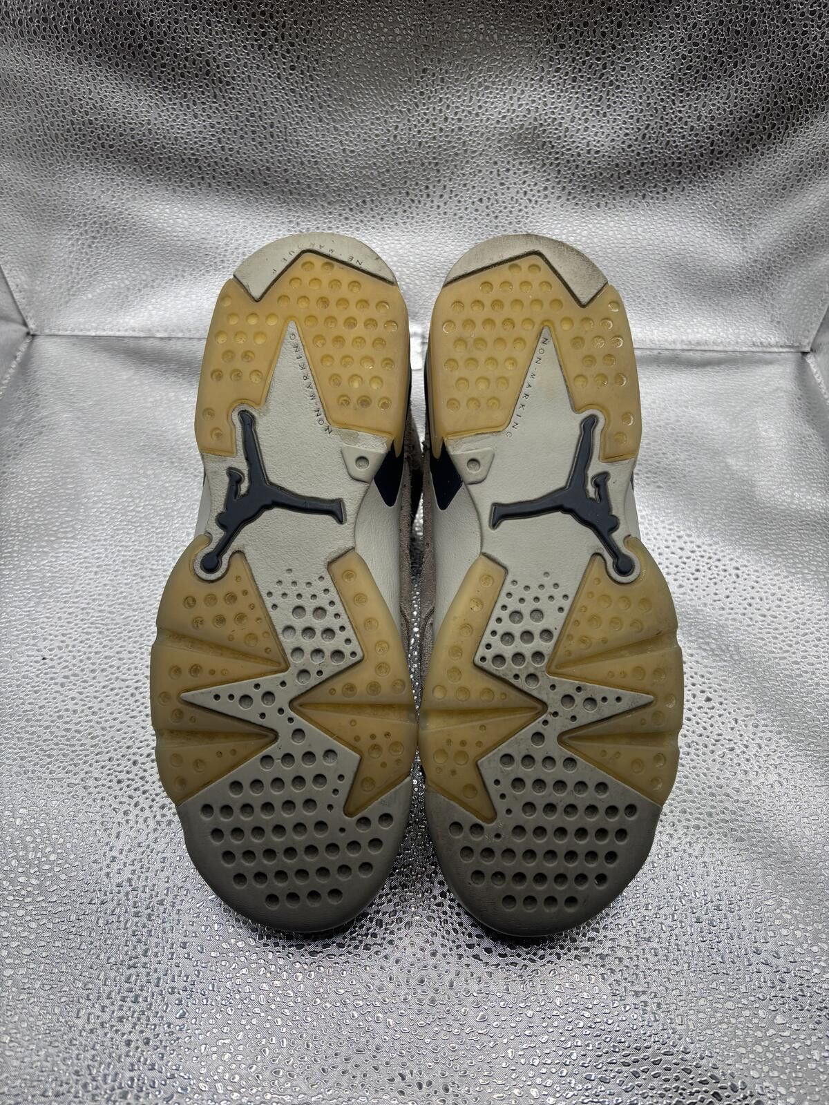 Jordan Brand Air Jordan 6 Georgetown 2022 GS Size US 5.5 / EU 38 - 3 Thumbnail