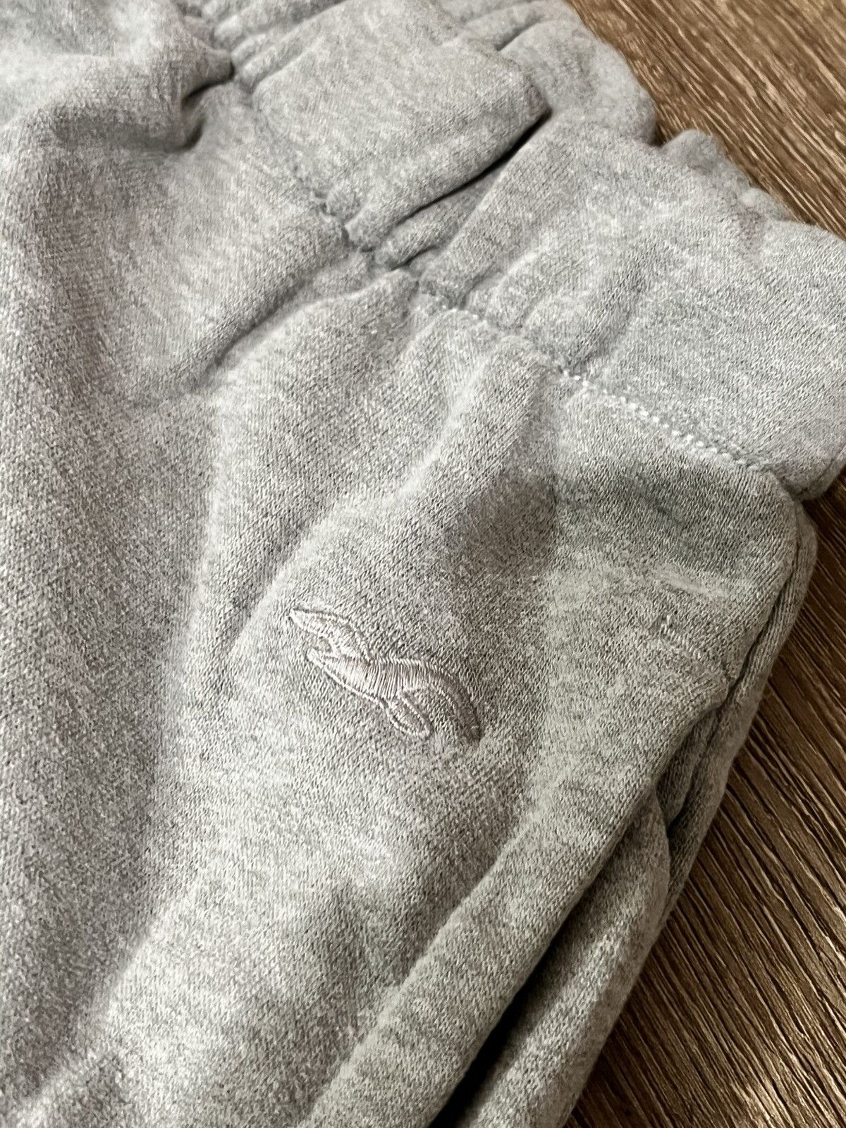 Hollister Hollster grey sweatpant joggers Size US 28 / EU 44 - 2 Thumbnail