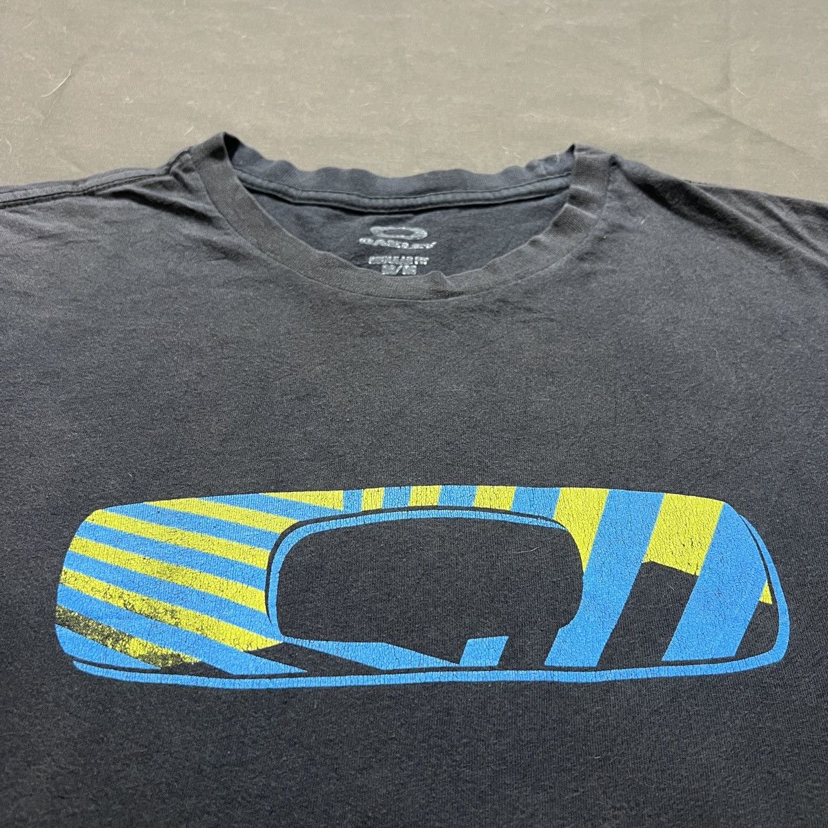 Oakley Vintage Y2K Oakley T Shirt Sun Faded Size US M / EU 48-50 / 2 - 1 Thumbnail