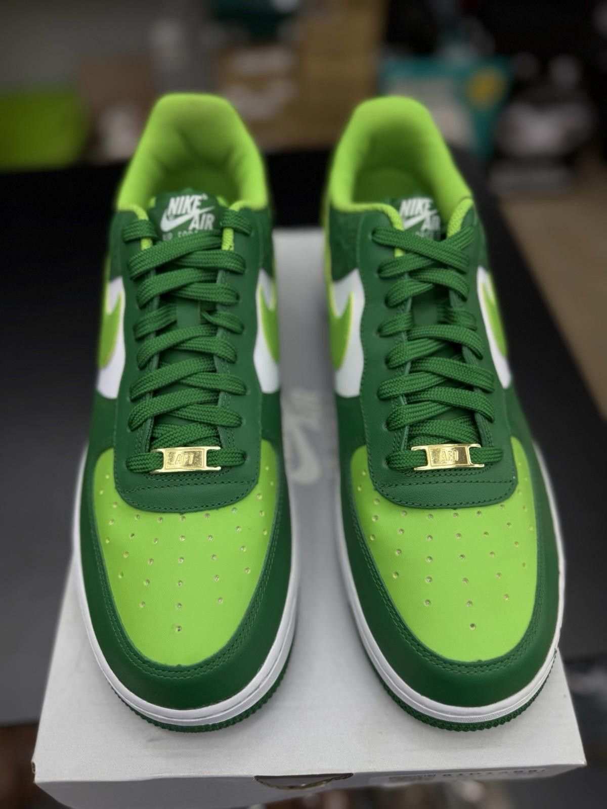 Nike Size 10.5 - Nike Air Force 1 Low St. Patrick's Day Brand New Size US 10.5 / EU 43-44 - 6 Thumbnail