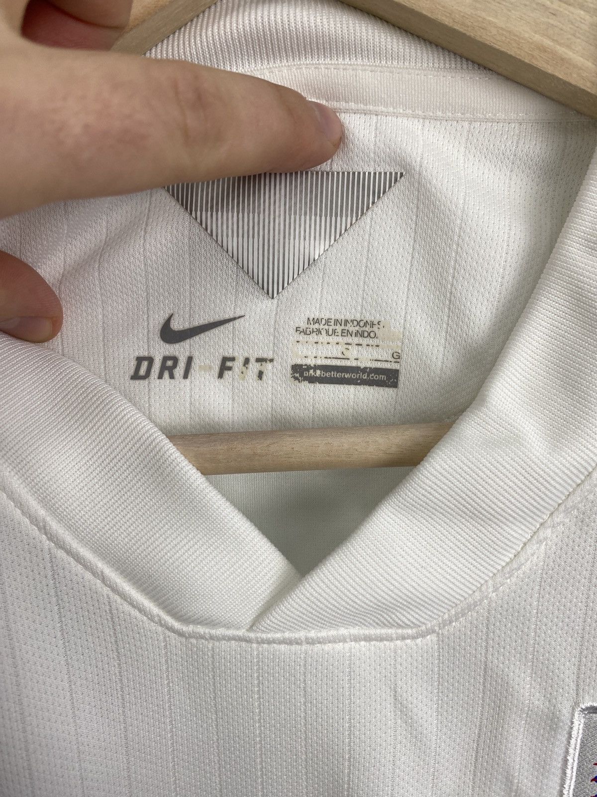 Nike 🏴󠁧󠁢󠁥󠁮󠁧󠁿 2014 Nike England Soccer Jersey T-Shirt Rare Retro Hype Size US L / EU 52-54 / 3 - 5 Thumbnail