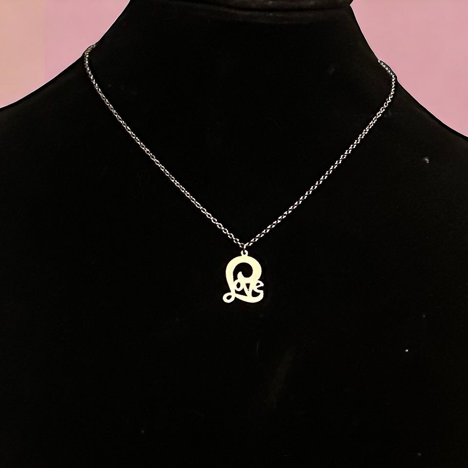 Vintage Vintage silver tone script spell out Love pendant necklace Size ONE SIZE - 1 Thumbnail