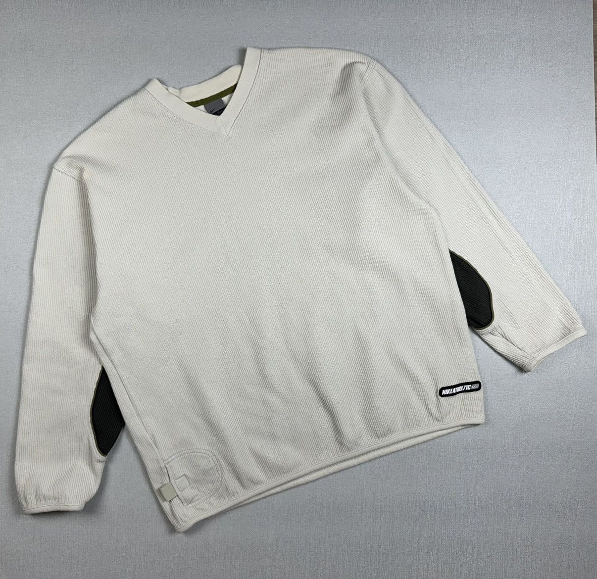 Nike × Vintage Men’s Vintage Nike V-Neck Sweatshirt size XL Size US XL / EU 56 / 4 - 1 Thumbnail