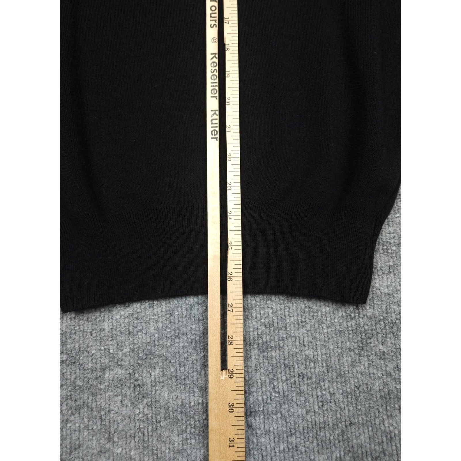 Izod VINTAGE IZOD Sweater Mens Small Black Acrylic V-Neck Made in USA EUC Golf Size US S / EU 44-46 / 1 - 7 Thumbnail
