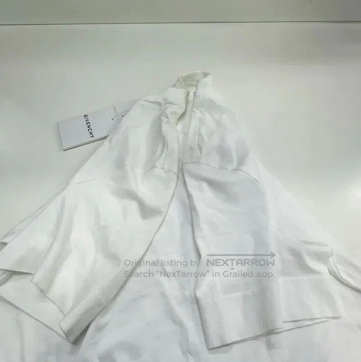 Givenchy GIVENCHY SS23 Men's Pattern Print Short Sleeve T-Shirt. Size US S / EU 44-46 / 1 - 8 Thumbnail