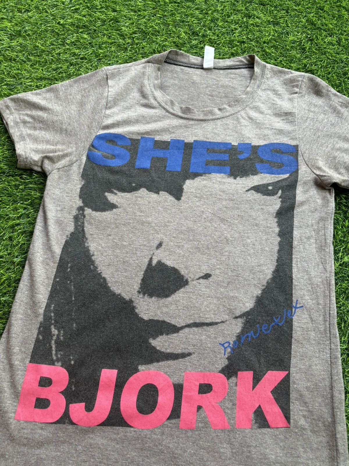 Hysteric Glamour Y2k Bjork She's phototee Tshirt Size US S / EU 44-46 / 1 - 3 Thumbnail