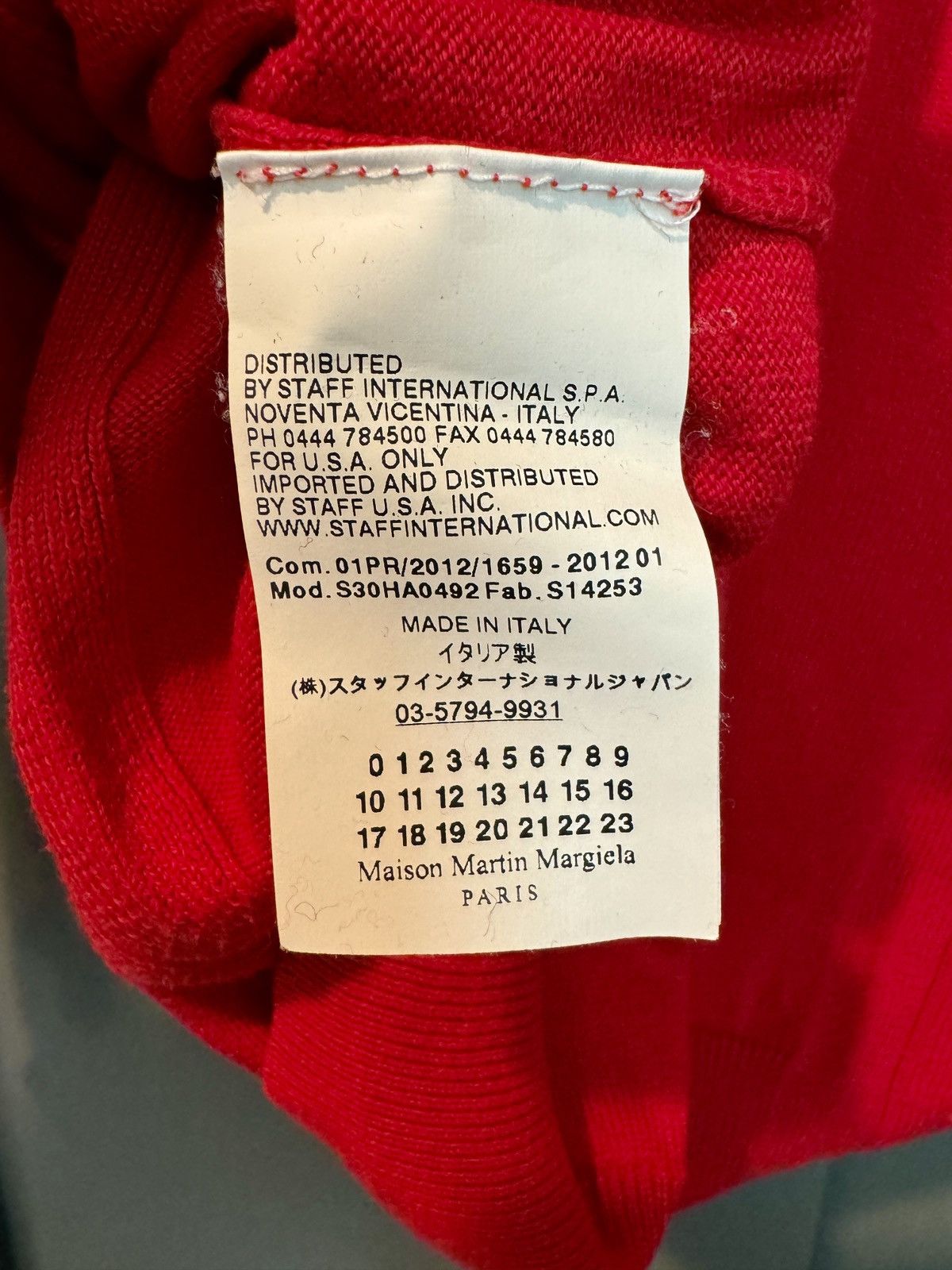 Maison Margiela MARGIELA RED VNECK SWEATER Size US S / EU 44-46 / 1 - 5 Thumbnail