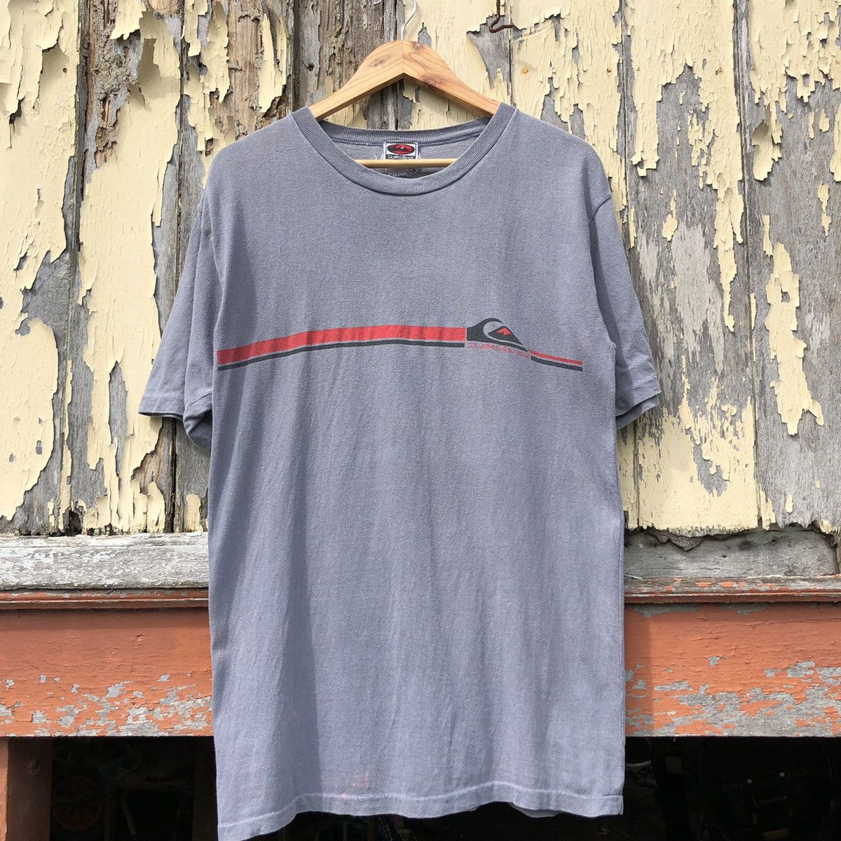 Quiksilver Vintage 90s Quiksilver Surf Tshirt Made in Japan Size US L / EU 52-54 / 3 - 1 Thumbnail