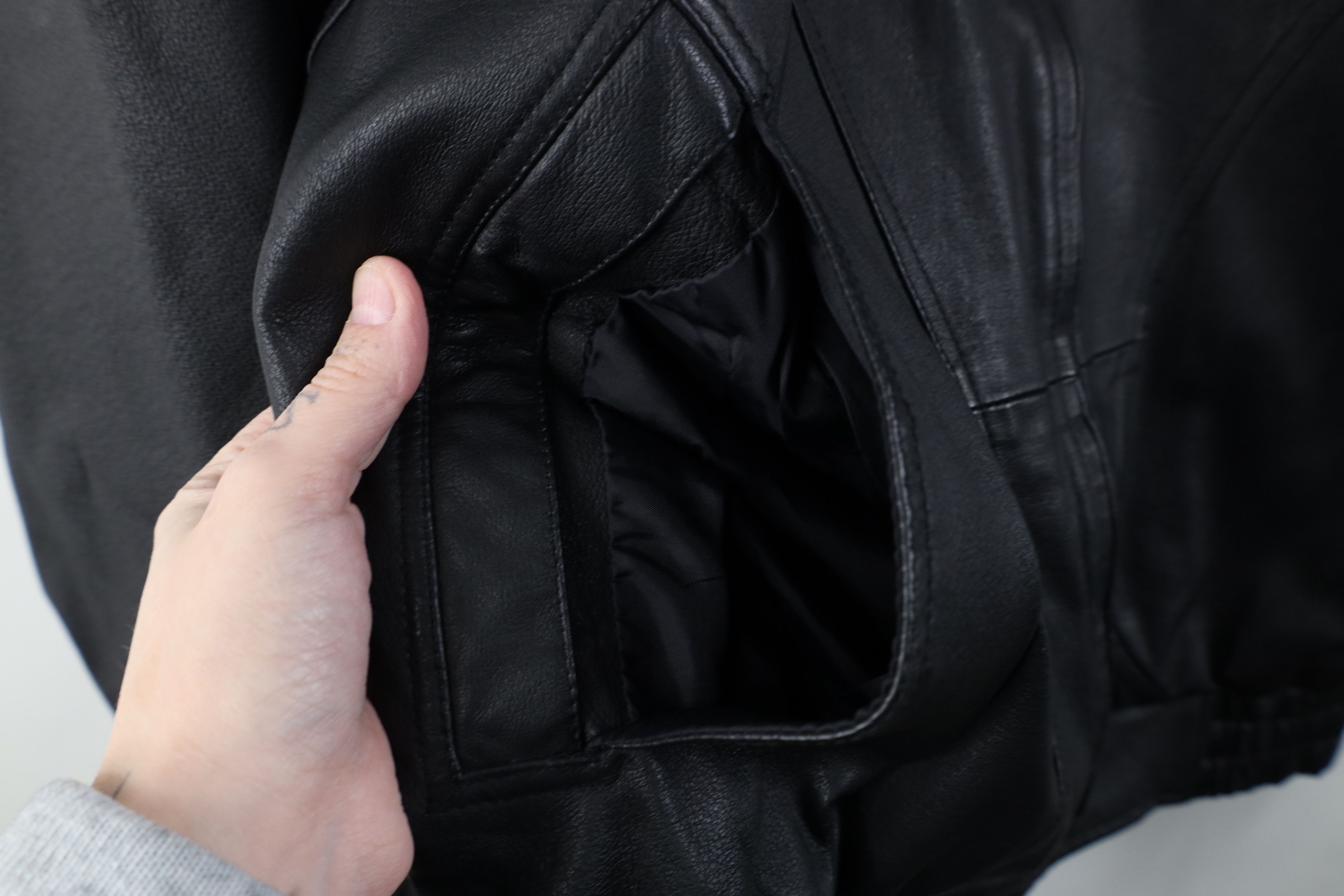 Vintage Vintage 90s Highlander Movie Quilted Leather Jacket Black Size US XL / EU 56 / 4 - 9 Thumbnail