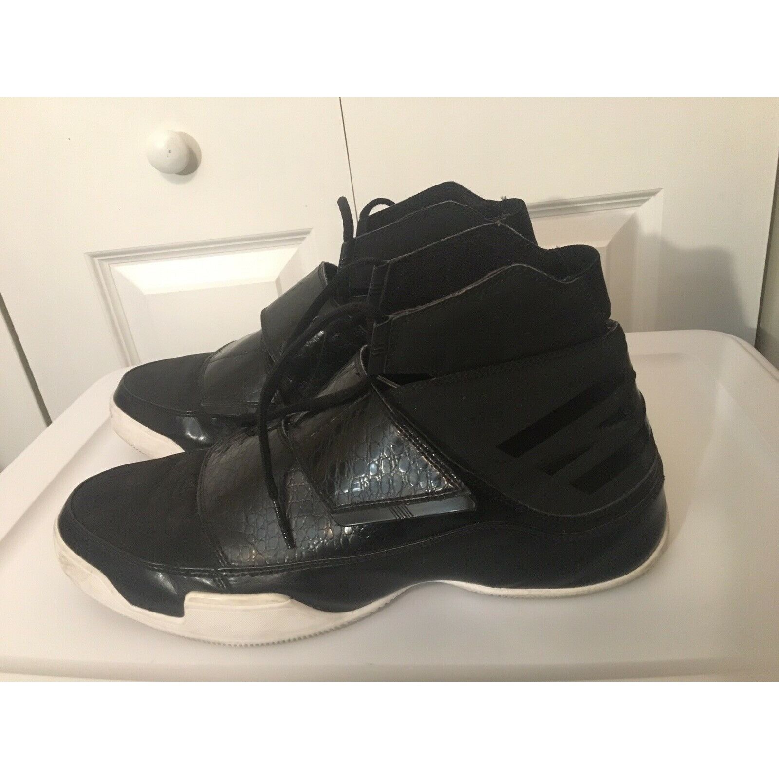 Adidas Vtg ADIDAS Black And White Hightops With Flaps Sz 13 MENS Ra Size US 13 / EU 46 - 4 Thumbnail