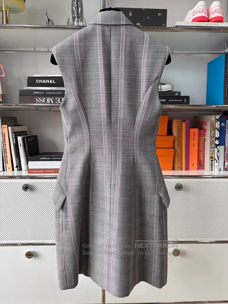 Alexander McQueen Alexander Mcqueen Gray plaid lapel double-breasted suit ve Size XS / US 0-2 / IT 36-38 - 3 Thumbnail