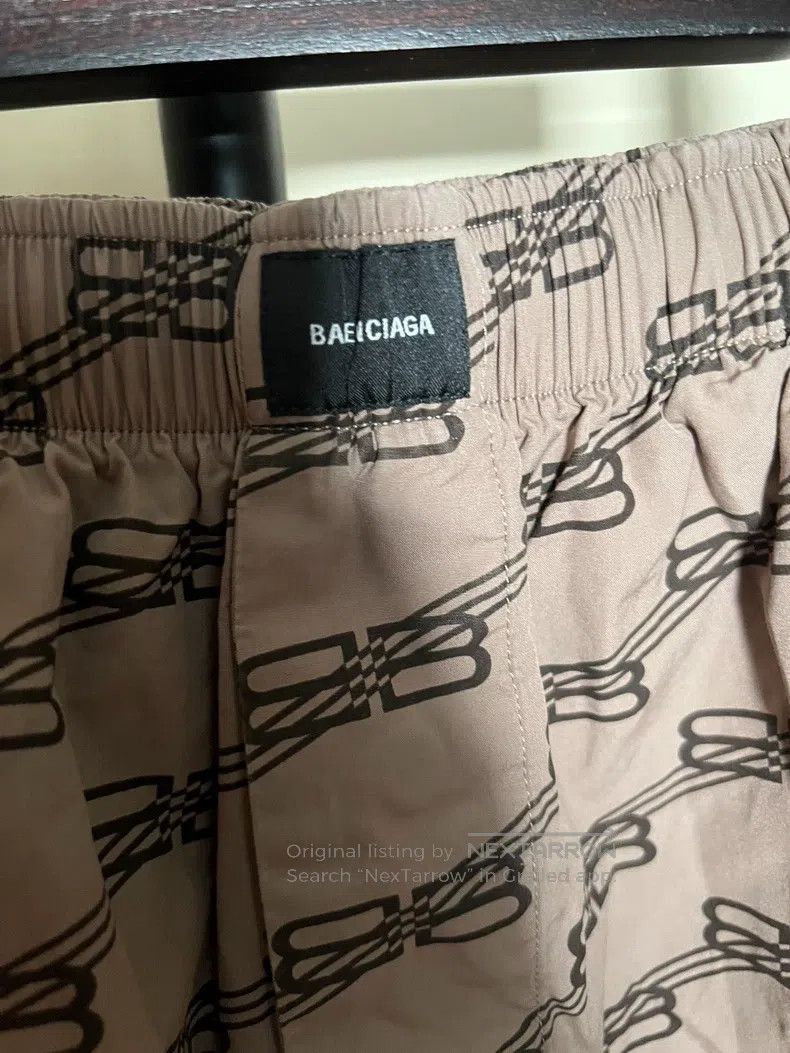 Balenciaga Balenciaga Khaki BB logo lettering old money style shorts Size US 30 / EU 46 - 3 Thumbnail