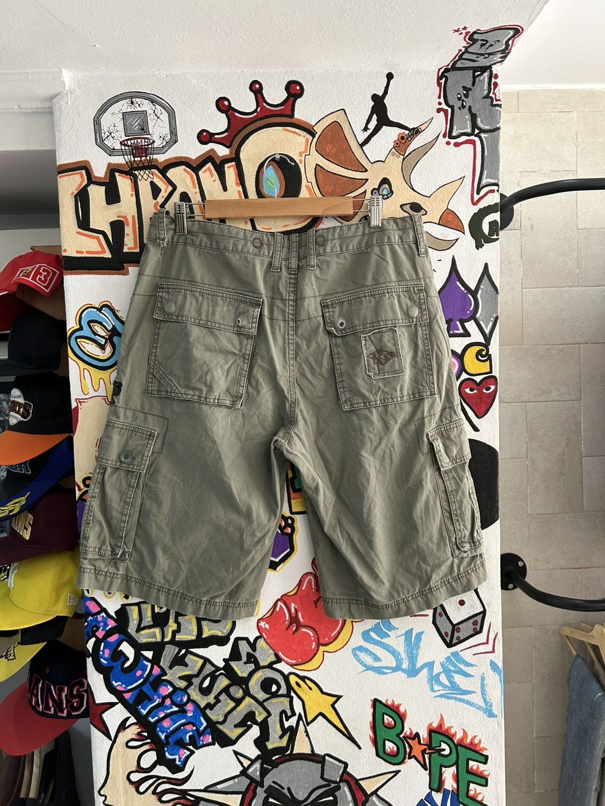 Quicksilver Quicksilver Khaki Shorts Size US 34 / EU 50 - 2 Thumbnail