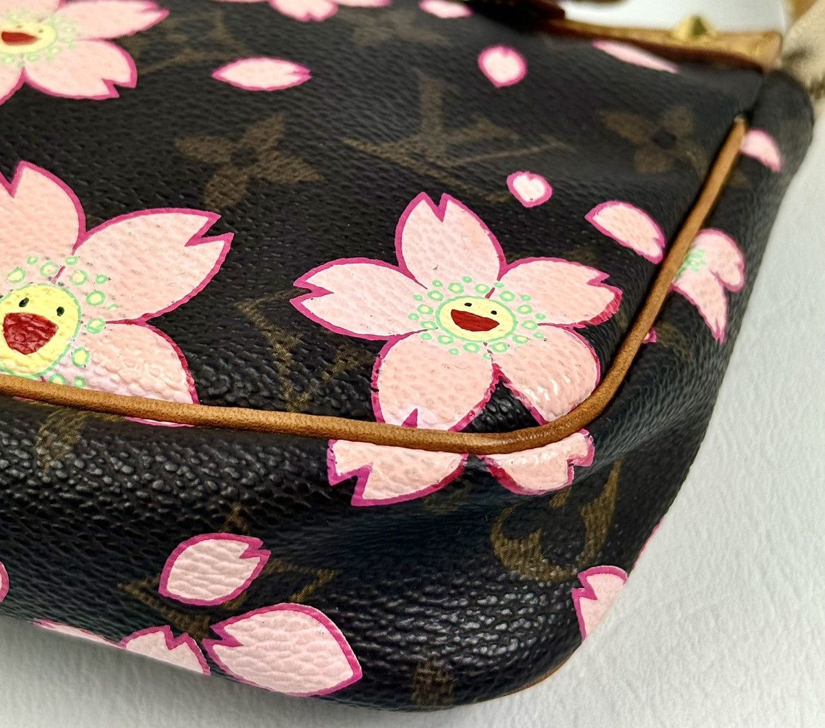 Louis Vuitton × Takashi Murakami Louis Vuitton - Murakami - SS/03 - Cherry Blossom - Pochette Size ONE SIZE - 18 Thumbnail