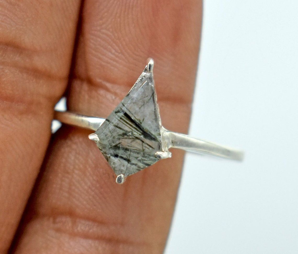 Handmade Kite Green Rutile Ring: Handmade 925K Silver Gemstone Ring Size ONE SIZE - 6 Thumbnail