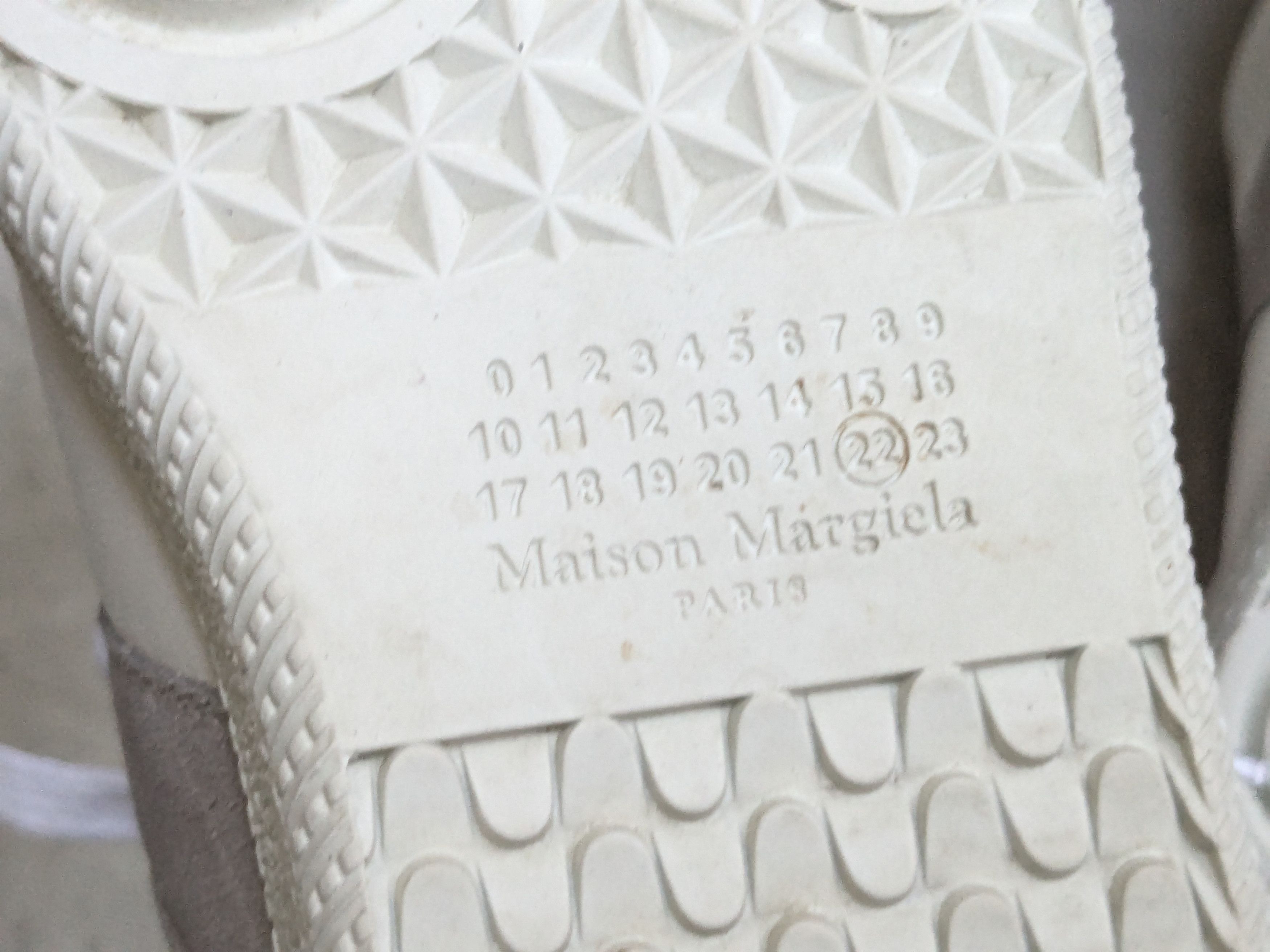 Maison Margiela Maison Margiela GAT Replica Gray White 9 42 Low Tops Size US 9 / EU 42 - 19 Thumbnail