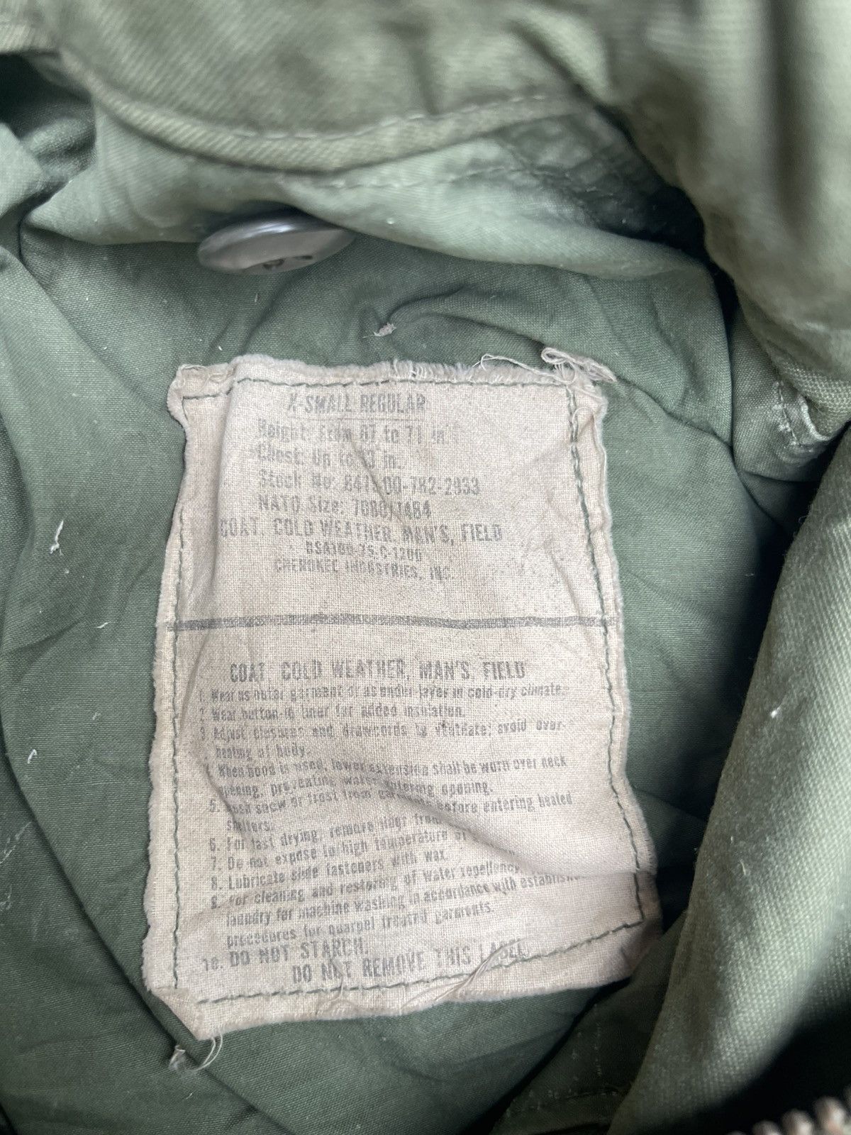 Vintage M-65 Field Jacket U.S. Military Issue NSN 8415-00-782-2933 Size US M / EU 48-50 / 2 - 3 Thumbnail
