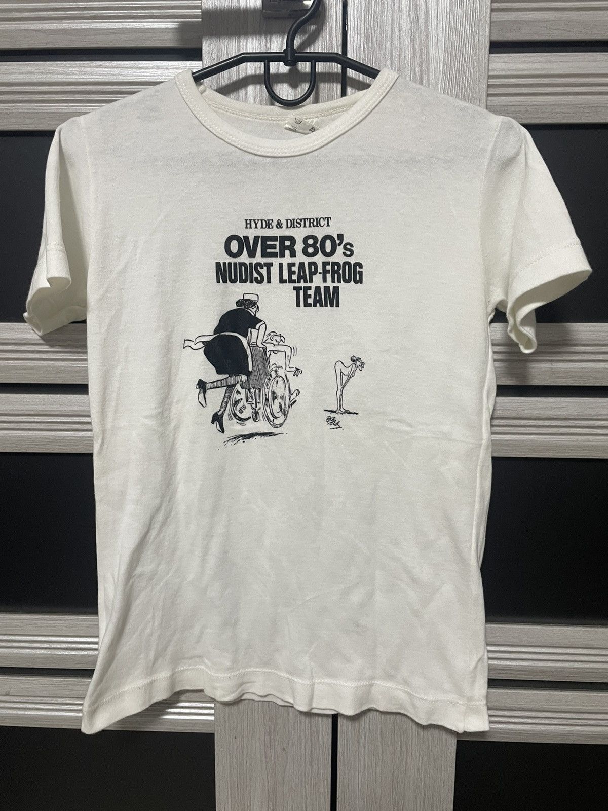 Vintage Vintage 90s Nudist Over 80s Leap Frog Team T Shirt Rare Size US S / EU 44-46 / 1 - 1 Thumbnail
