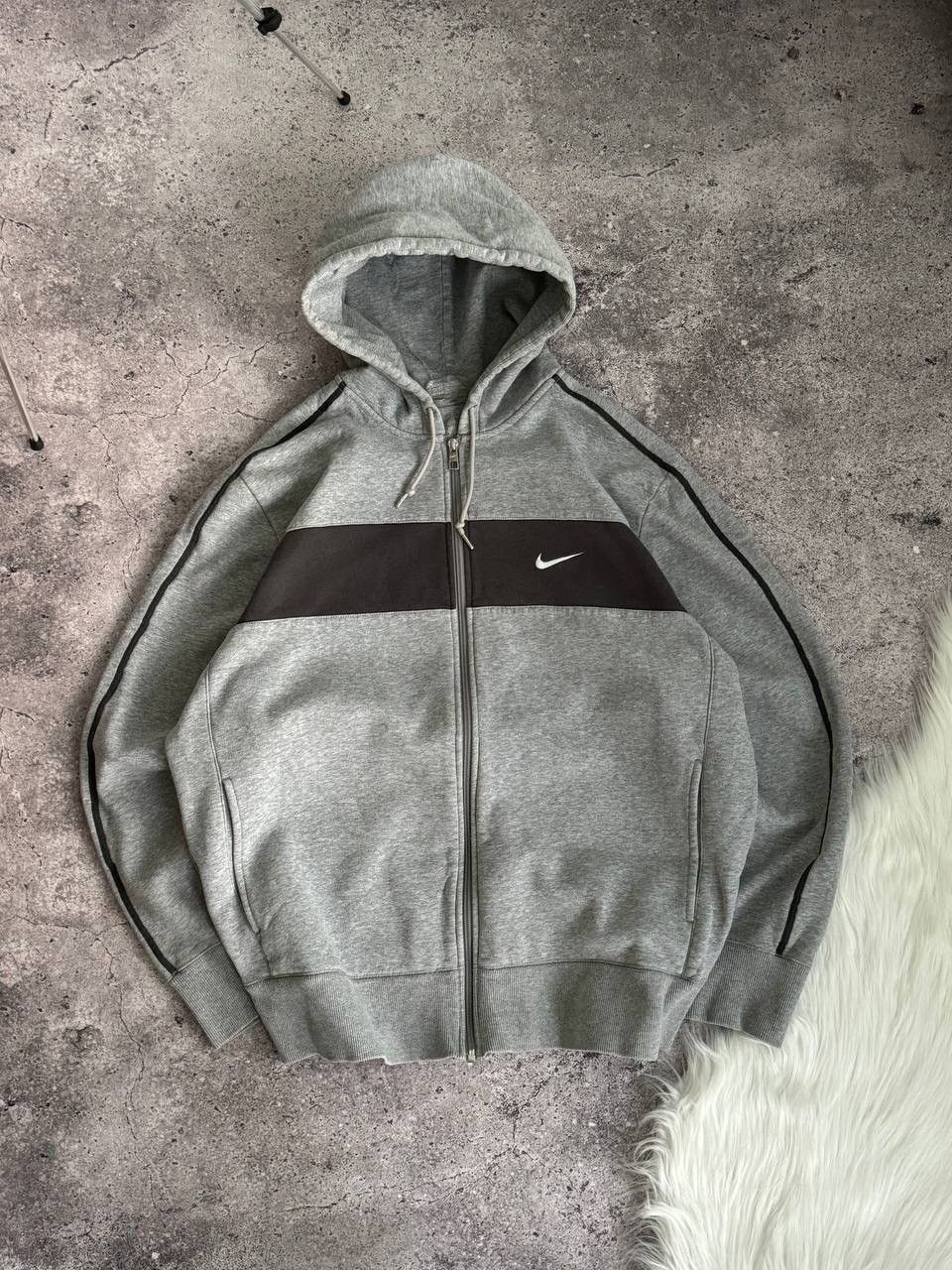 Vintage Nike Swoosh Y2K oversized grey hoodie