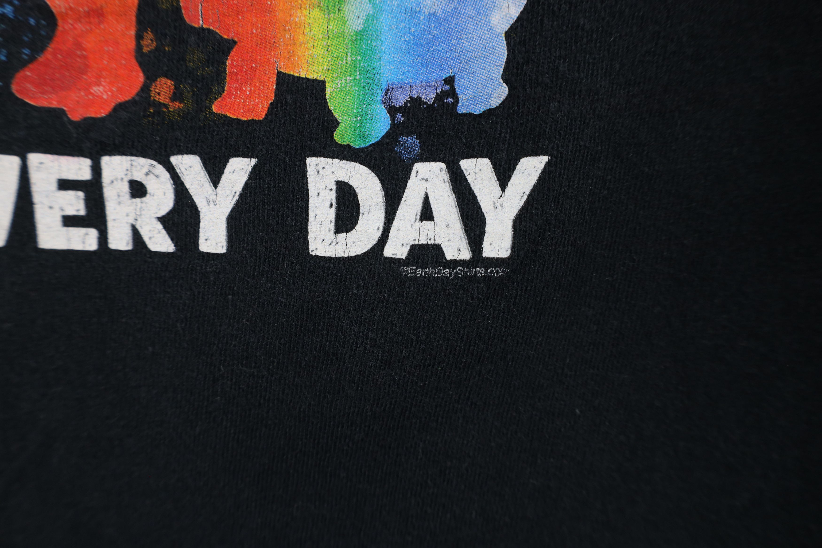 Vintage Vintage Streetwear Animal Earth Day Short Sleeve T-Shirt Size US L / EU 52-54 / 3 - 6 Thumbnail