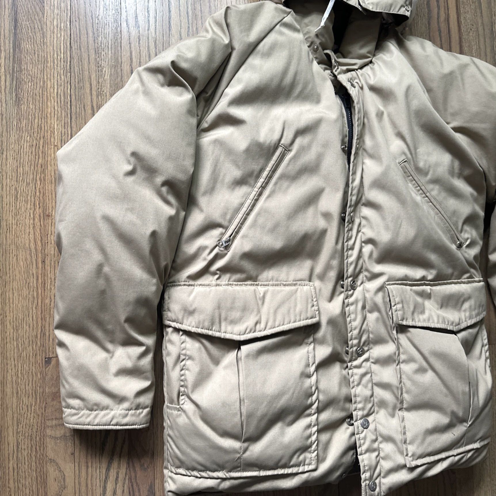 Vintage VINTAGE Gerry Expedition Puffer Jacket Hood Beige M Men Down Ski 1960s 1970s Rare Size US M / EU 48-50 / 2 - 4 Thumbnail