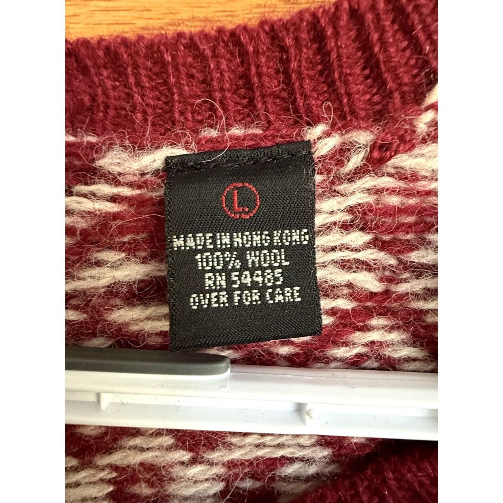 American Eagle Outfitters VINTAGE American Eagle Pullover Sweater Women’s L Red Fair Isle Wool V-Neck Cozy Size L / US 10 / IT 46 - 4 Thumbnail