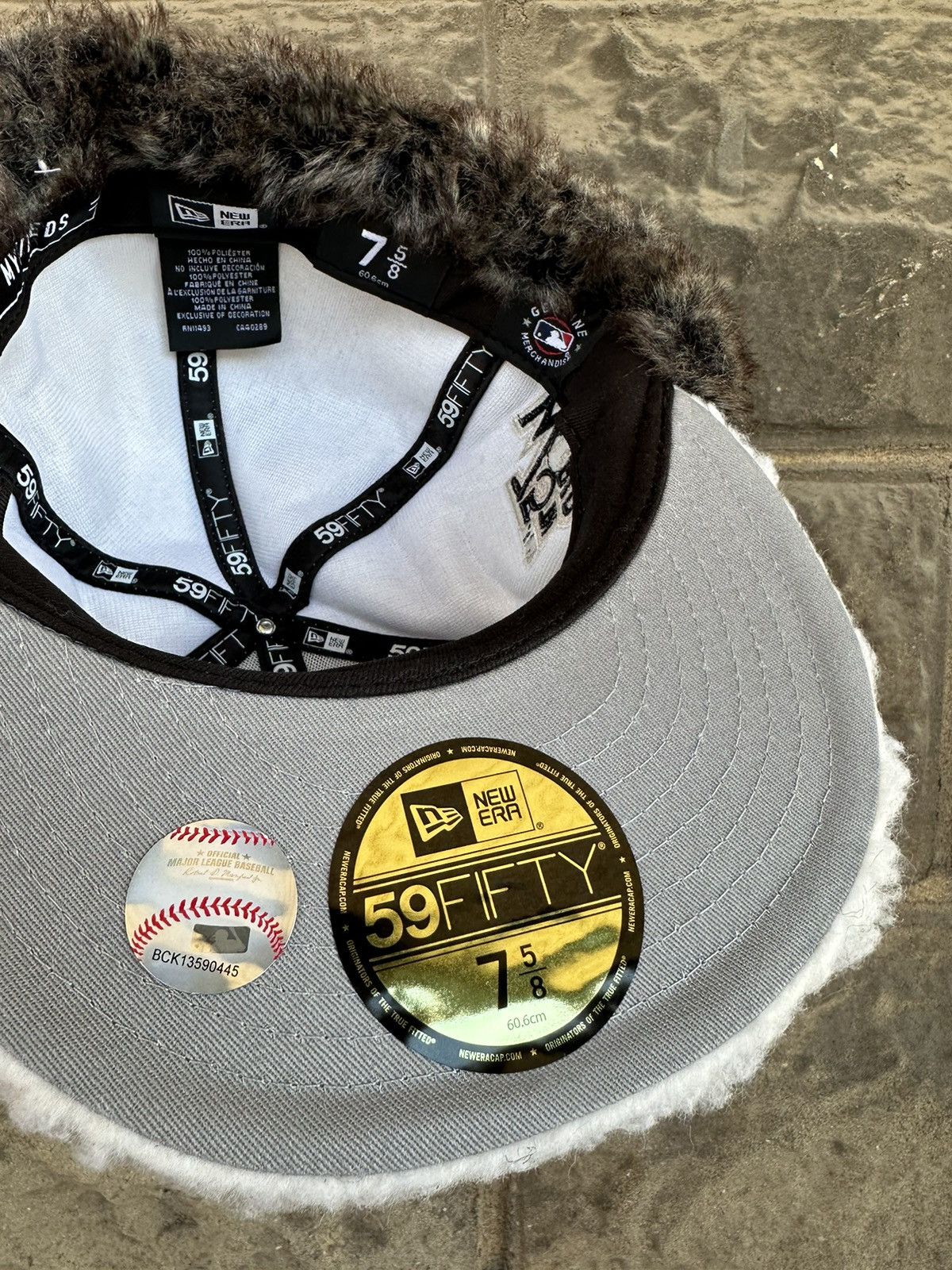 New Era × New York Yankees × Supreme 7 5/8 NEW YORK YANKEES 75TH WS SHERPA DOG EAR FITTED CAP Size ONE SIZE - 4 Thumbnail