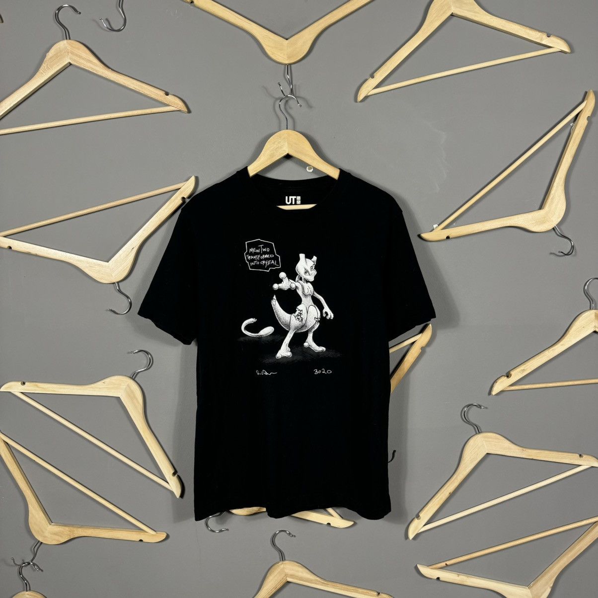 Daniel Arsham × Pokemon × Uniqlo Uniqlo UT x Daniel Arsham Pokémon Mewtwo Graphic Tee 2020 Size US M / EU 48-50 / 2 - 1 Thumbnail