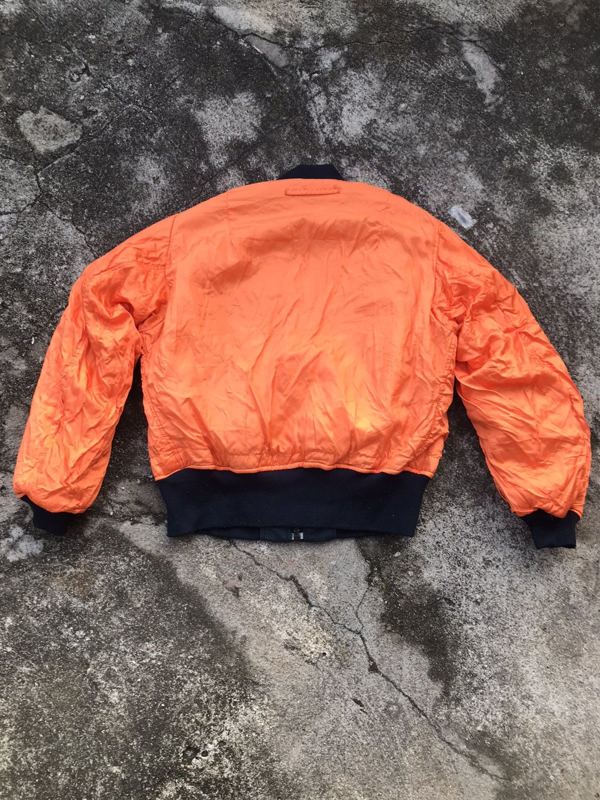 Avirex × Vintage Avirex MA1 Bomber Jacket Reversible made in USA sun faded Size US M / EU 48-50 / 2 - 4 Thumbnail