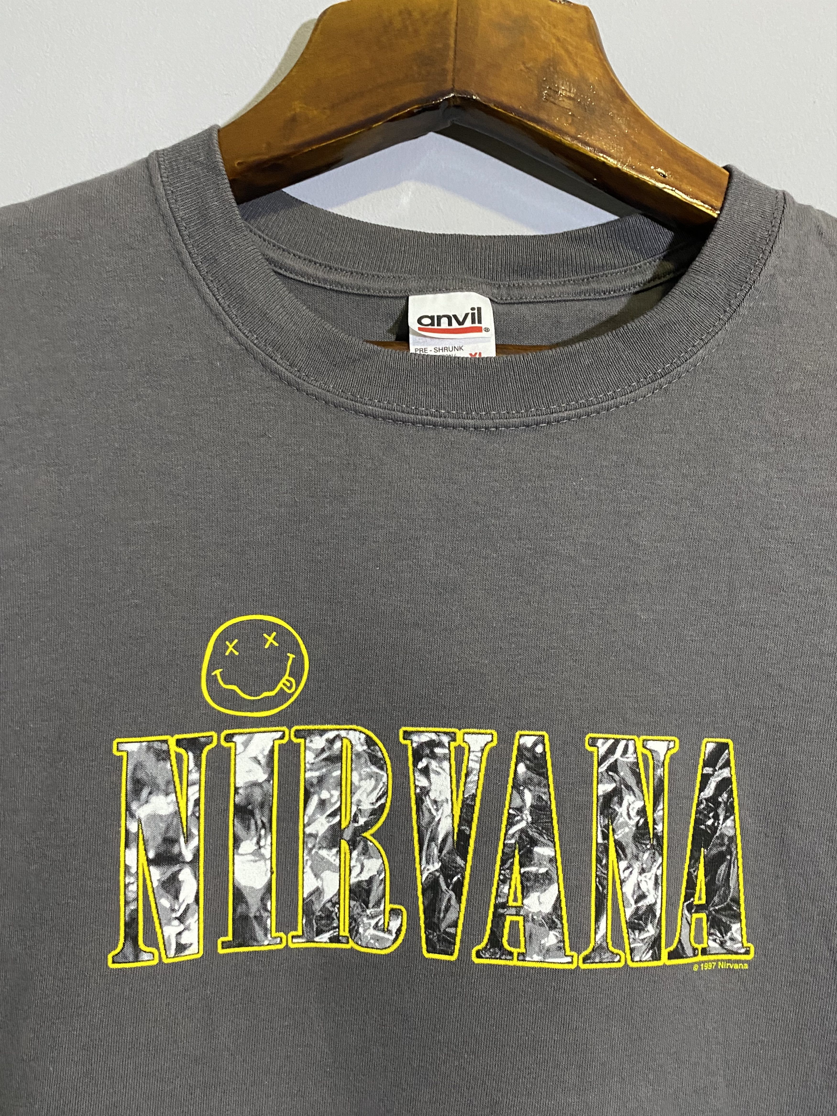 Nirvana Vintage 1997 Nirvana Smiley Face t-shirt Size US XL / EU 56 / 4 - 3 Thumbnail