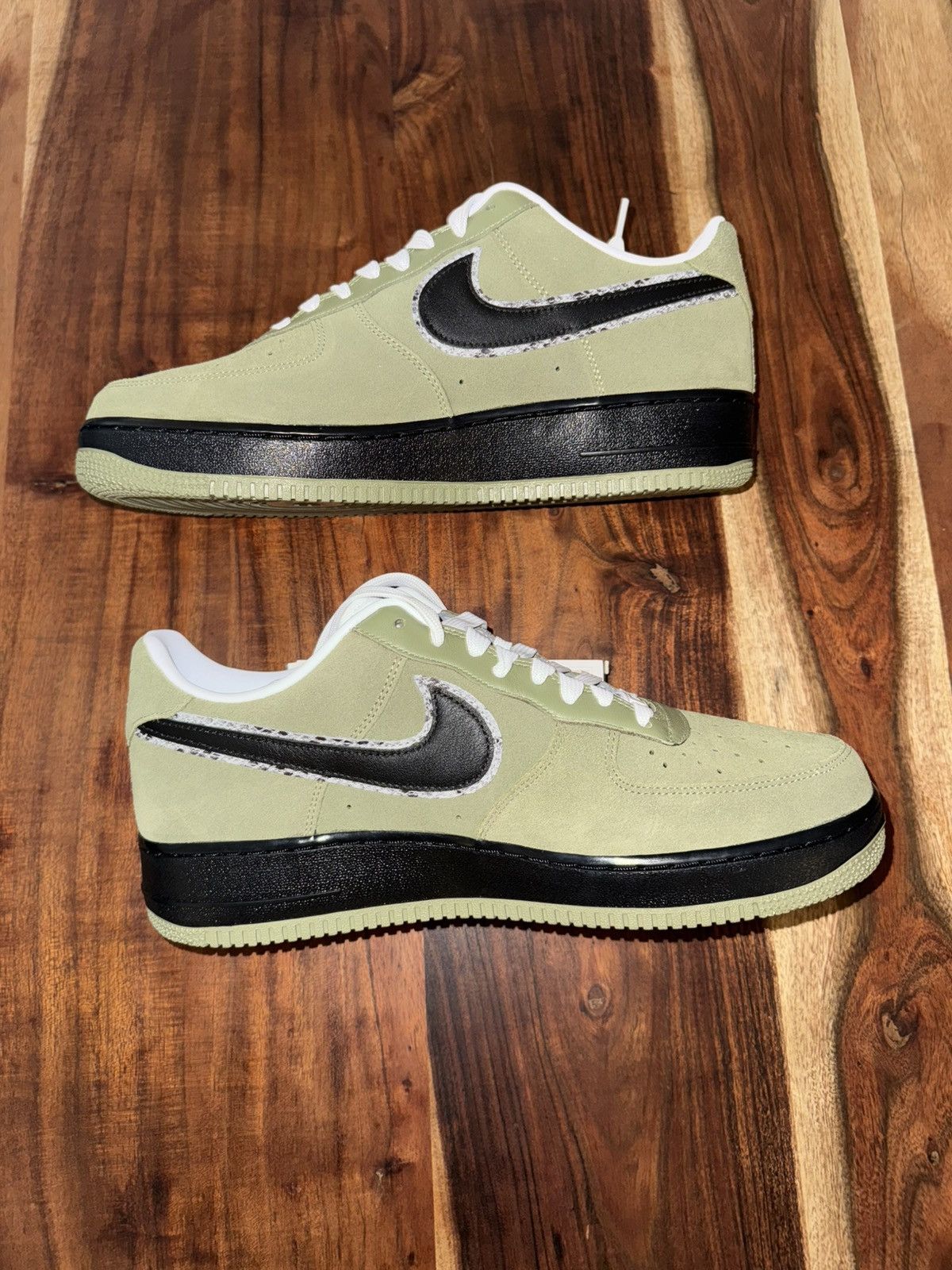 Nike Nike Air Force 1 Size US 12 / EU 45 - 2 Thumbnail