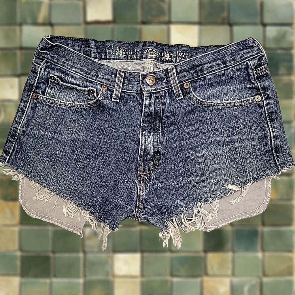 Dickies VINTAGE Dickies Shorts Womens 32 Cut-Off Denim Jorts Daisy Booty Mini Blue 90s American Retro USA Womens Shorts 32 Beige? Size 24" / US 00 / IT 34 - 1 Thumbnail